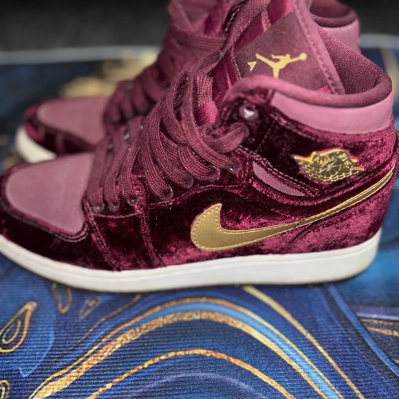 Jordan 1’s - Picture 5 of 8